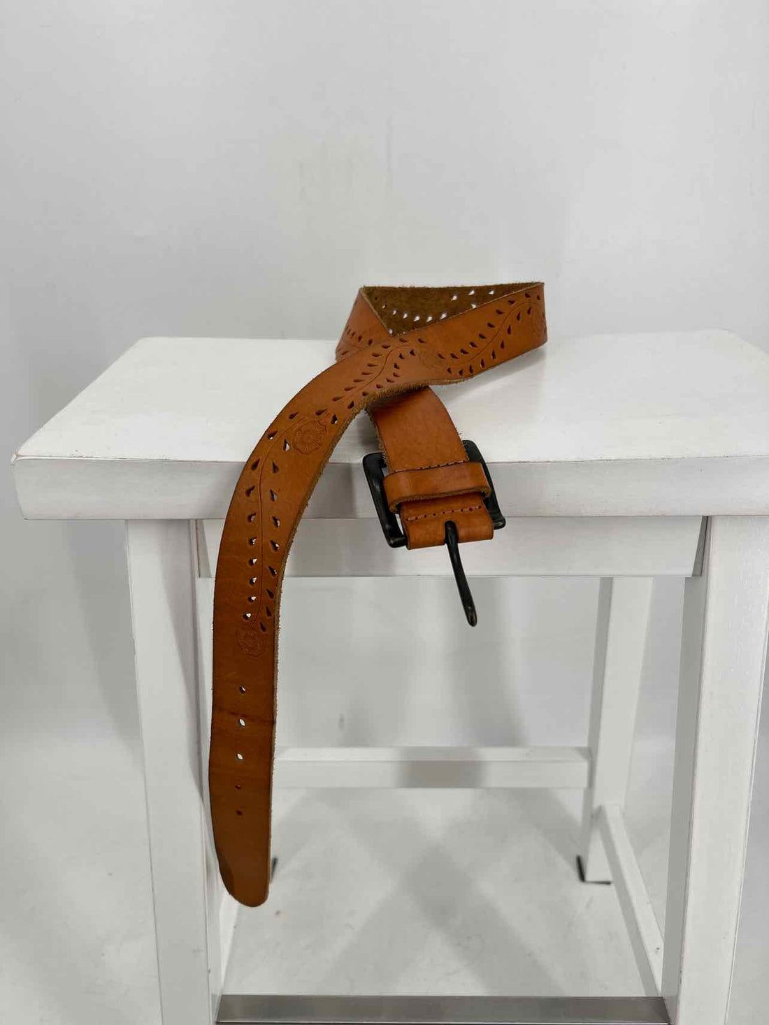 No Brand Name Size M/L Leather Cognac Perforated Belts