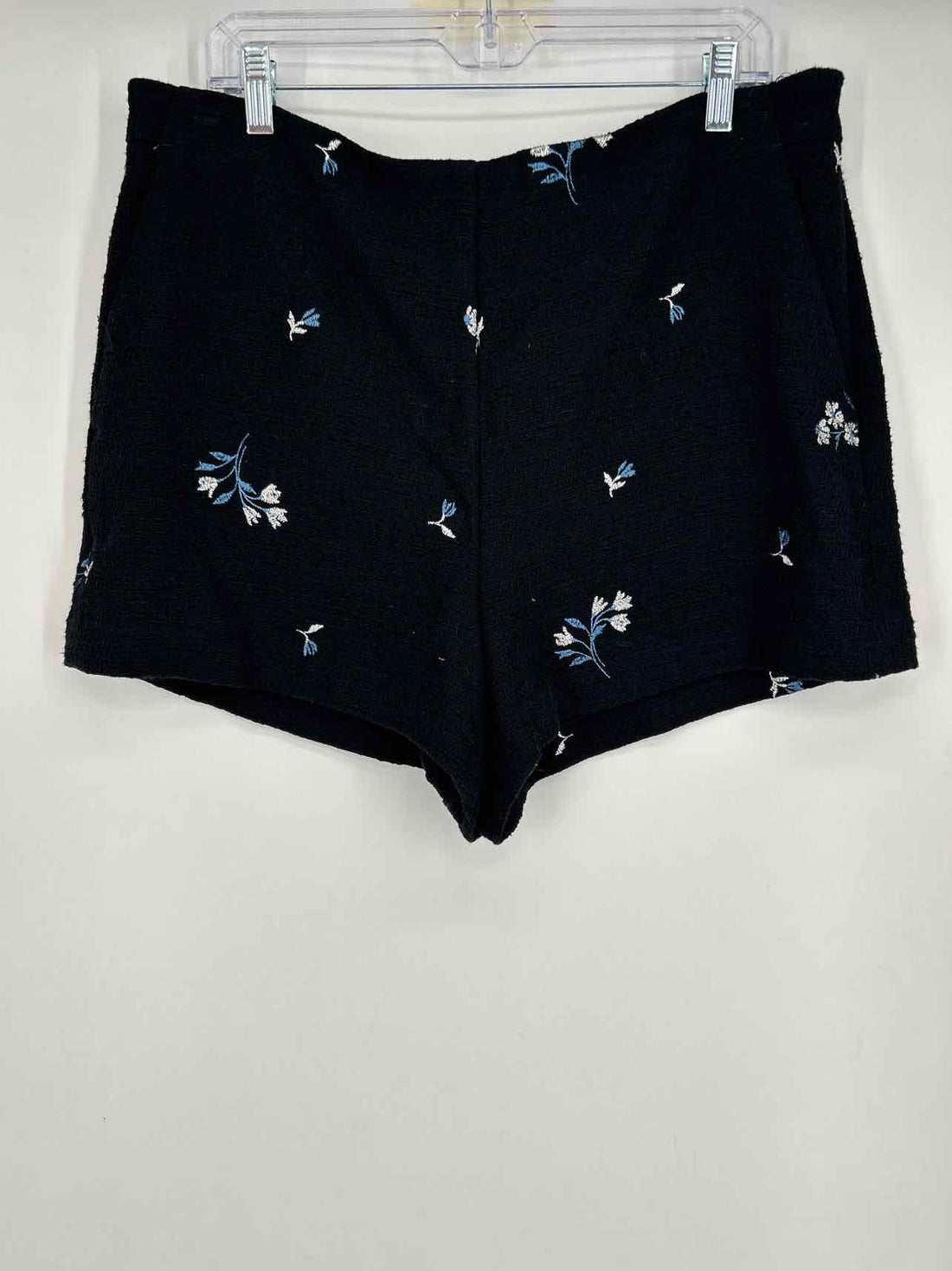 Ann Taylor Size 14 Black Floral Embroidered NWT Shorts