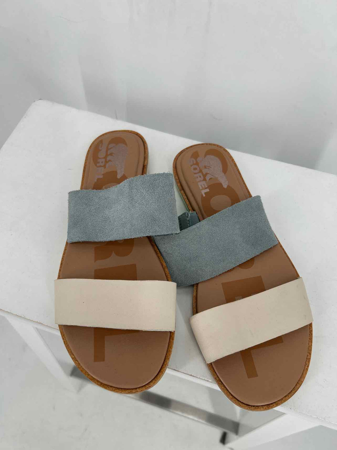 Sorel Women Size 6.5 Cream & Light Blue Slides