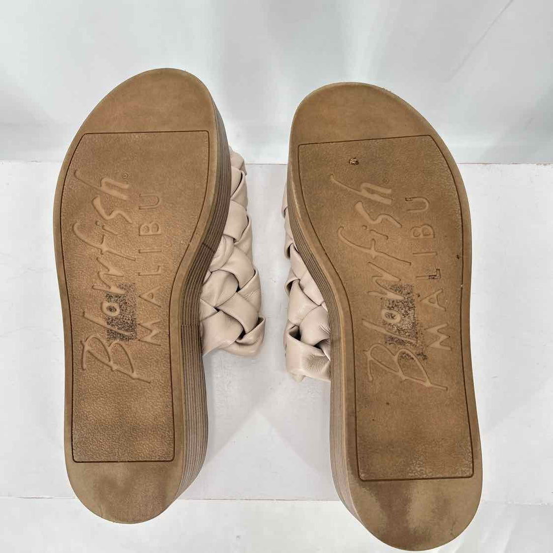Blowfish Women Size 8.5 Beige Sandals
