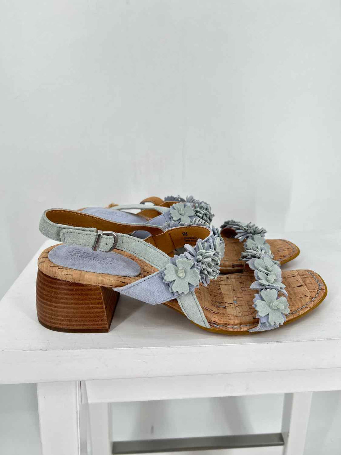 Born Women Size 9 Light Blue NWT Sandals