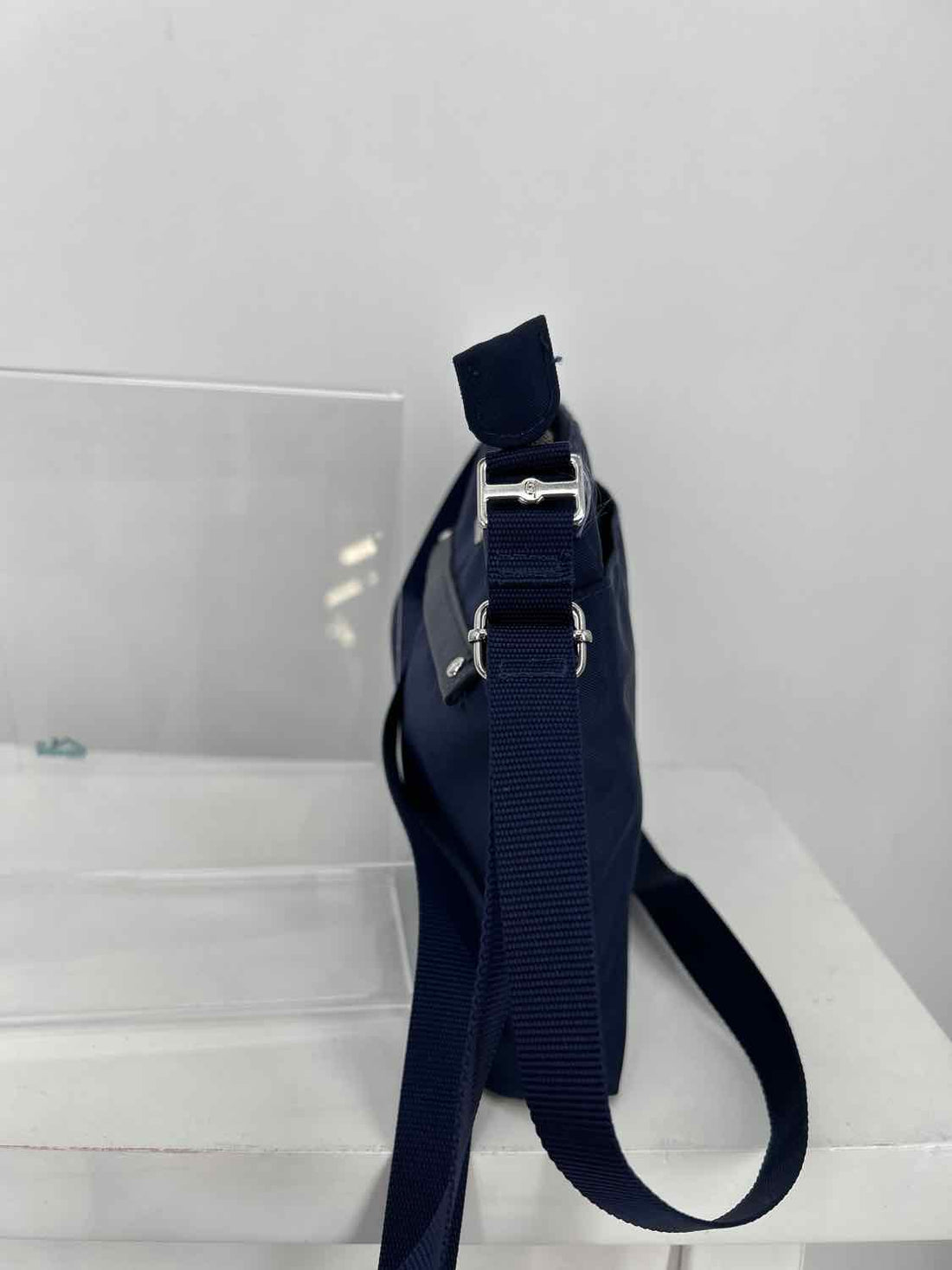 Baggallini Navy Nylon Pre Owned Crossbody