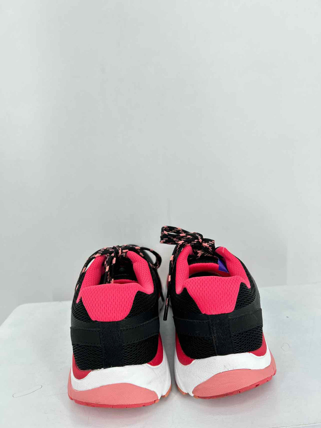 Vionic Women Size 9.5 Black & Pink Sneakers