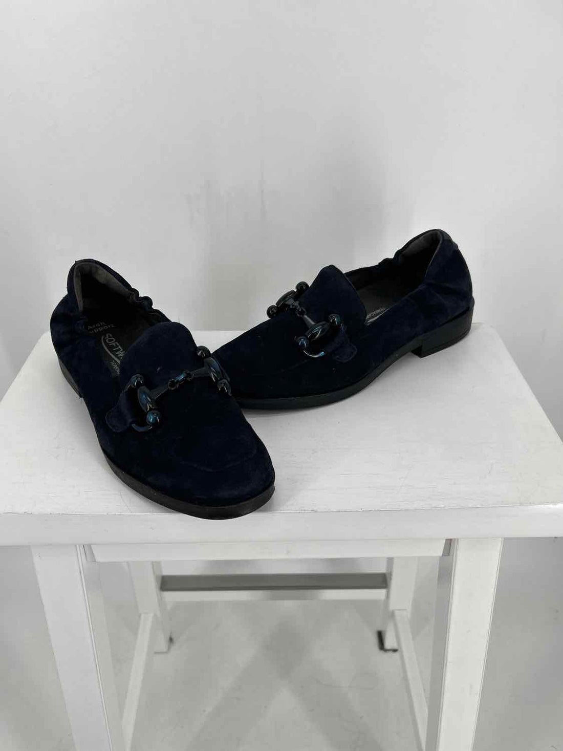 Softwaves Women Size 39 (8.5-9) Dark Navy Loafers