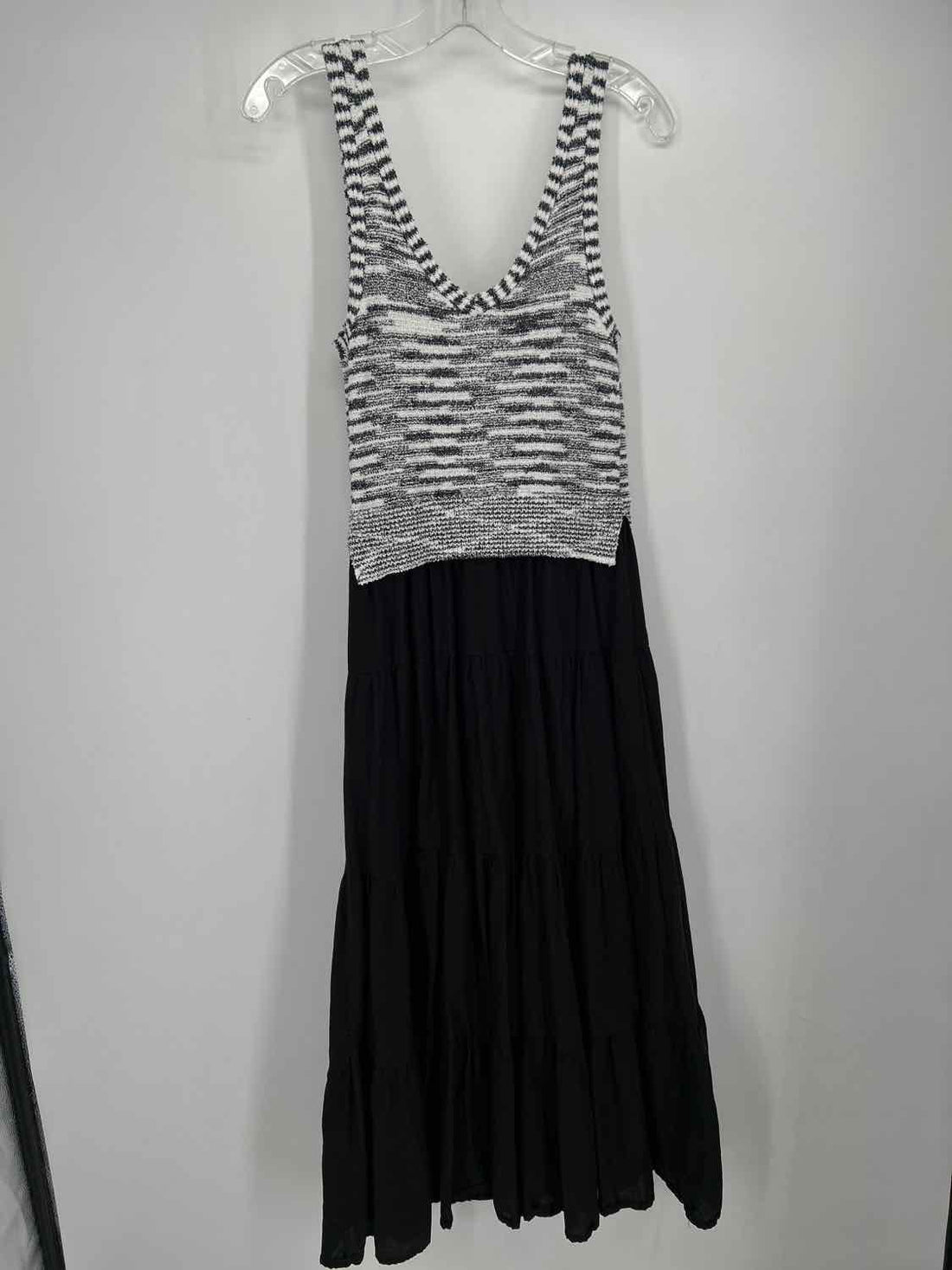 Elan Size S White & Black Striped Sleeveless Dress