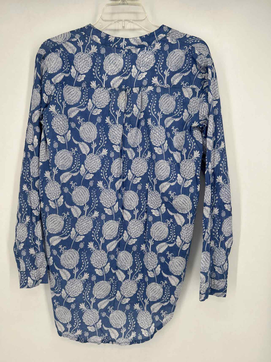 Dolma Size M Blue & White Floral Long Sleeve