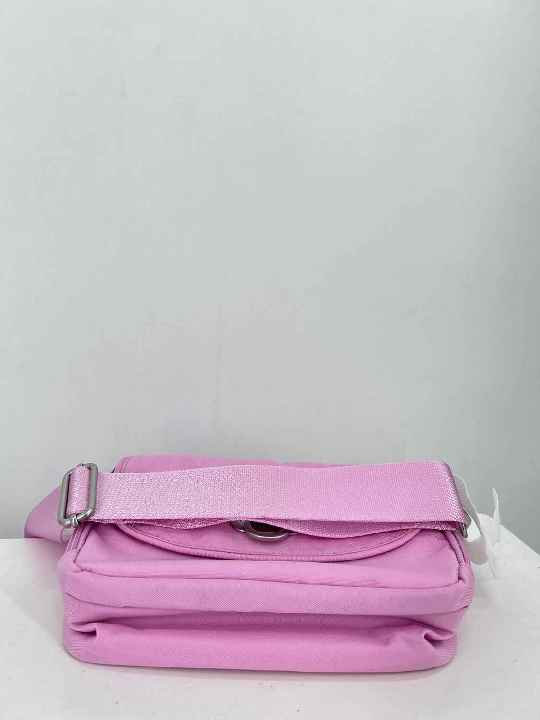 Baggallini NWT Pink Canvas Crossbody