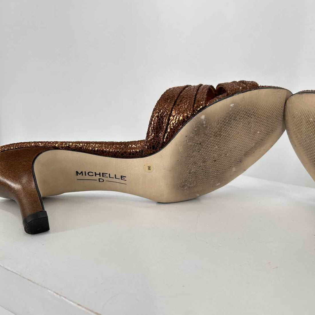 Michelle D Women Size 9 Bronze Heels