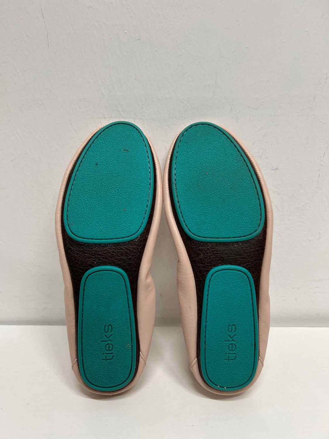 Tieks Women Size 7 Light Pink Flats
