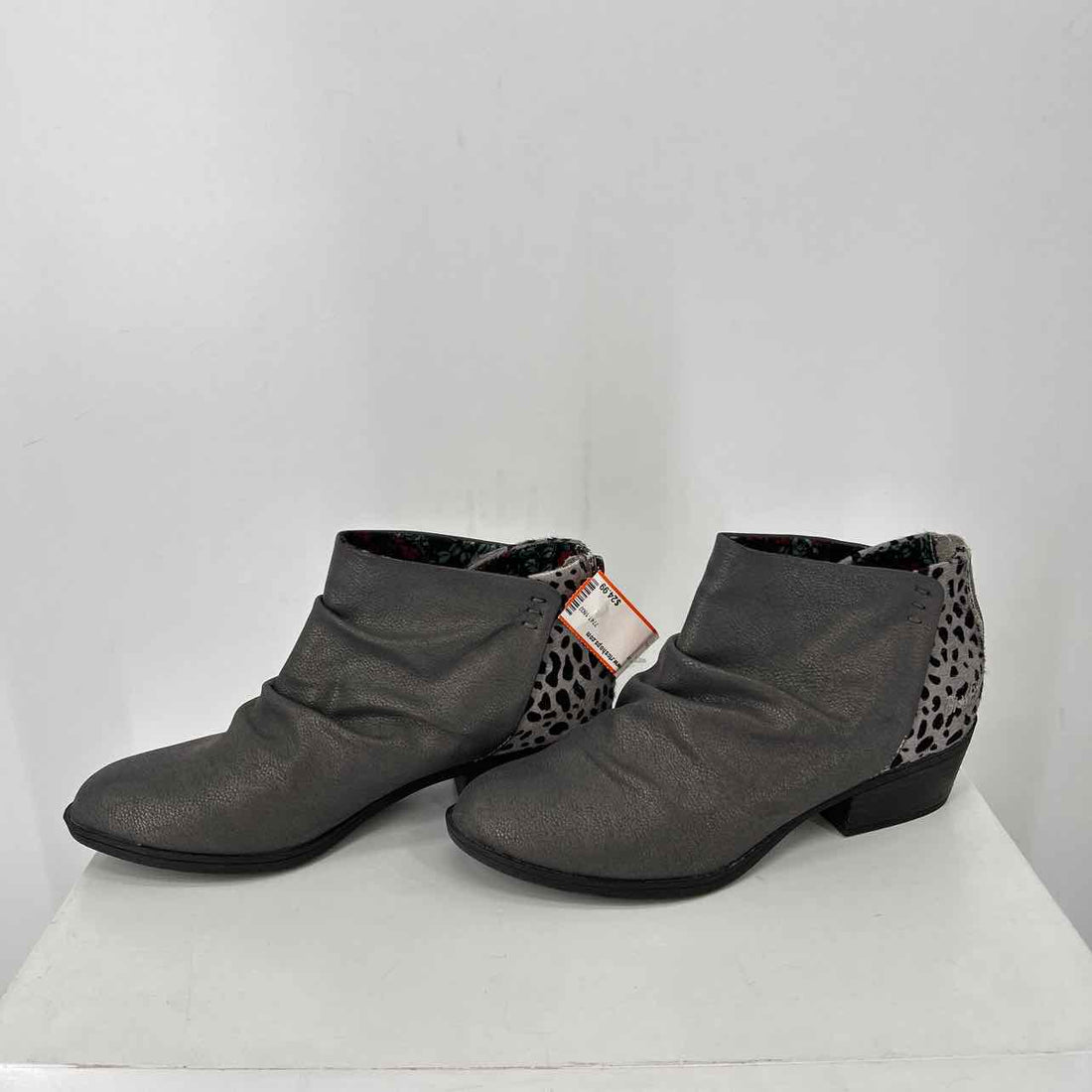 Blowfish Women Size 8.5 Grey Ankle Boot