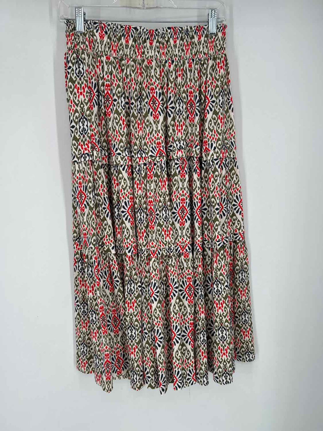 Farmers Market Size S White & Green Print Skirts