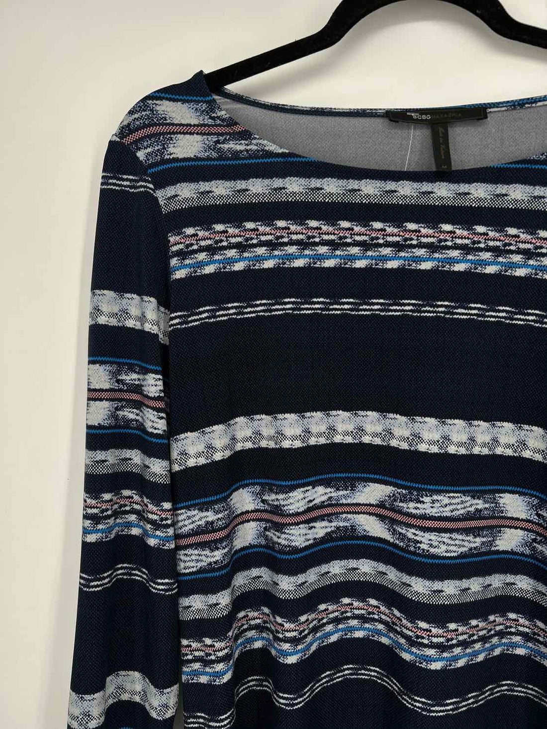 BCBGMaxazria Size M Navy Striped Long Sleeve Dress