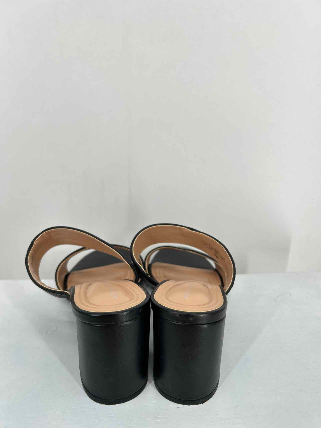 Adrienne Vittadini Women Size 9 Black Genuine Leather Heels