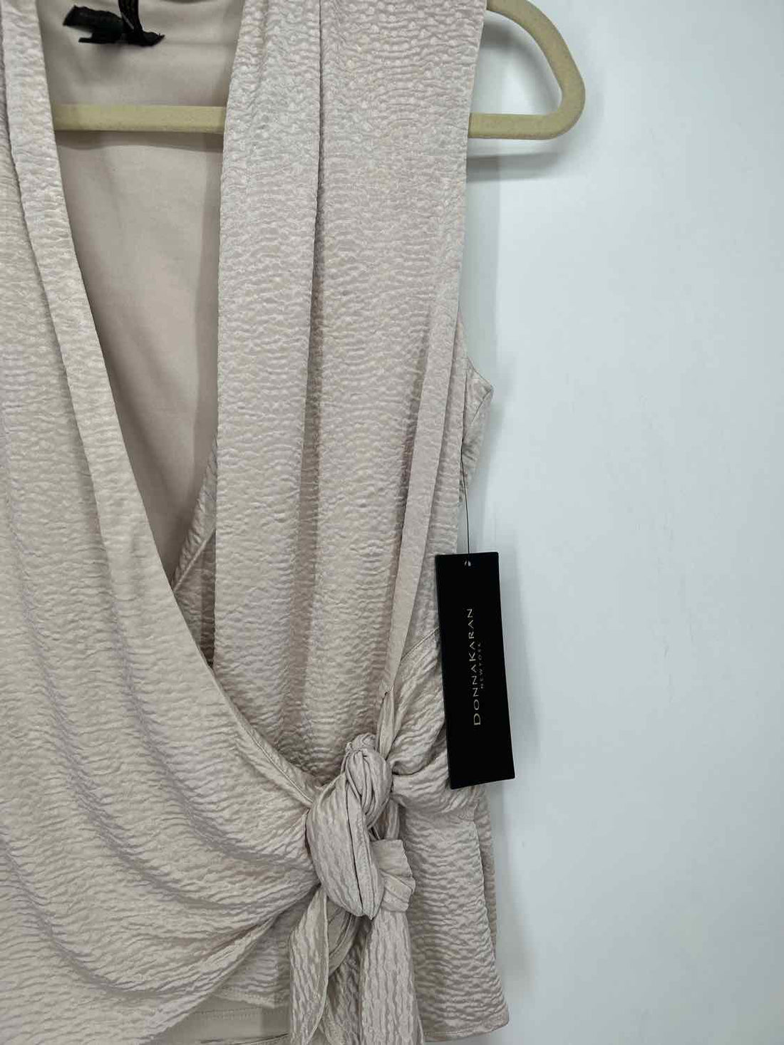Donna Karan Size M Champagne Sleeveless