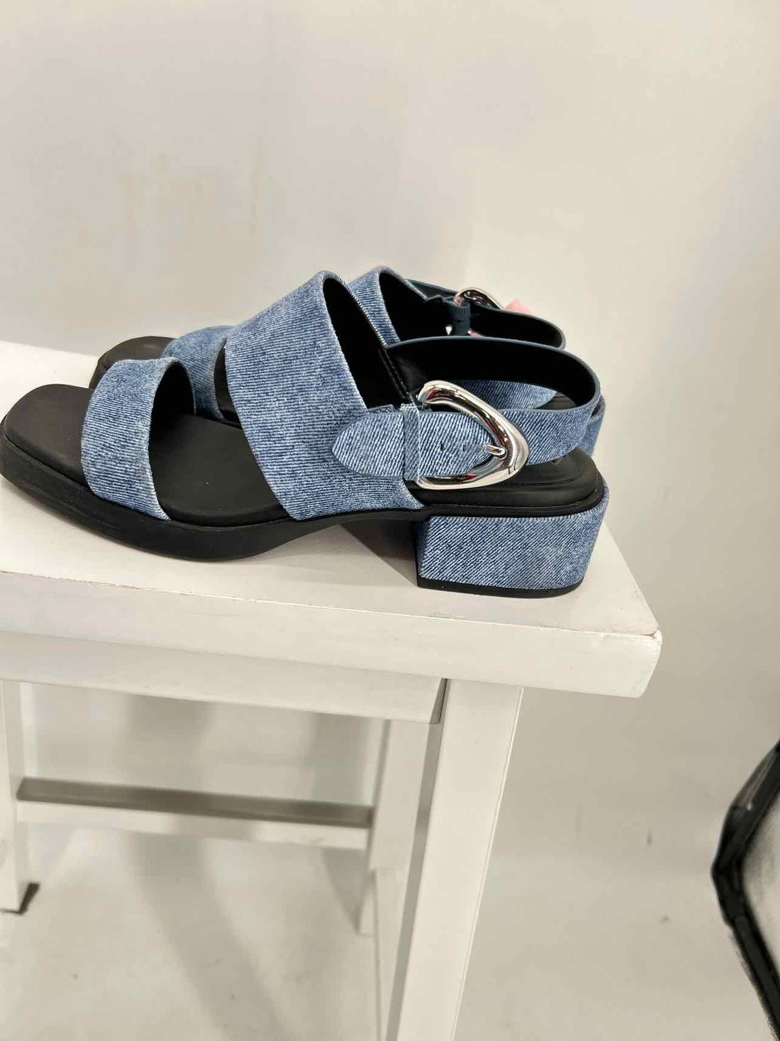 Aerosoles Women Size 9.5 Denim Sandals