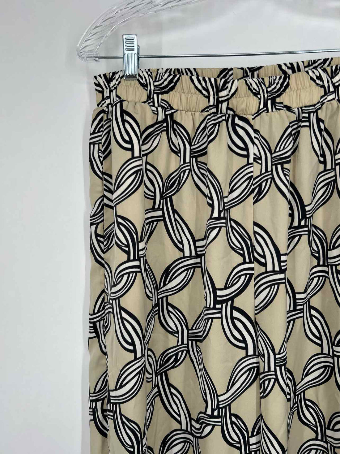 Modern Works Size L Beige Black & White Print Multi-Piece Set