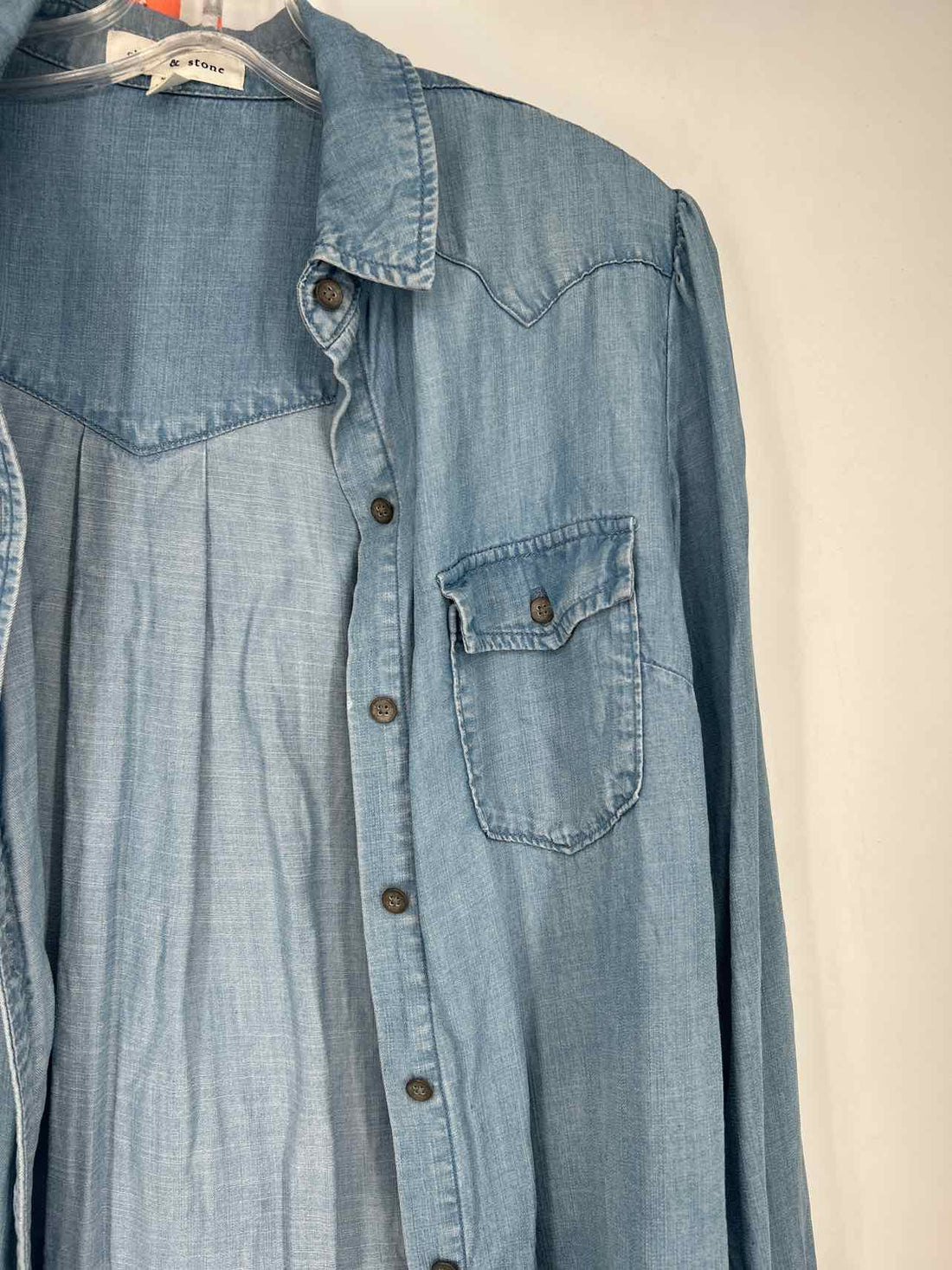 Cloth & Stone Size S Chambray Long Sleeve