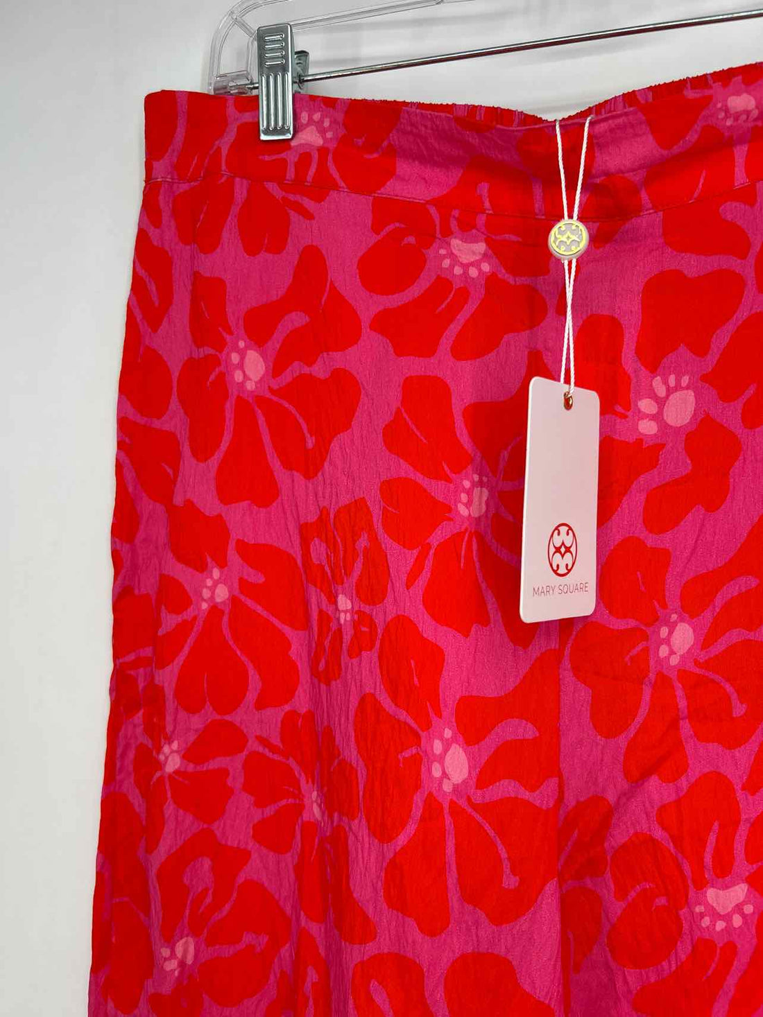 Mary Square Size L Dark Pink & Red Print NWT Pants