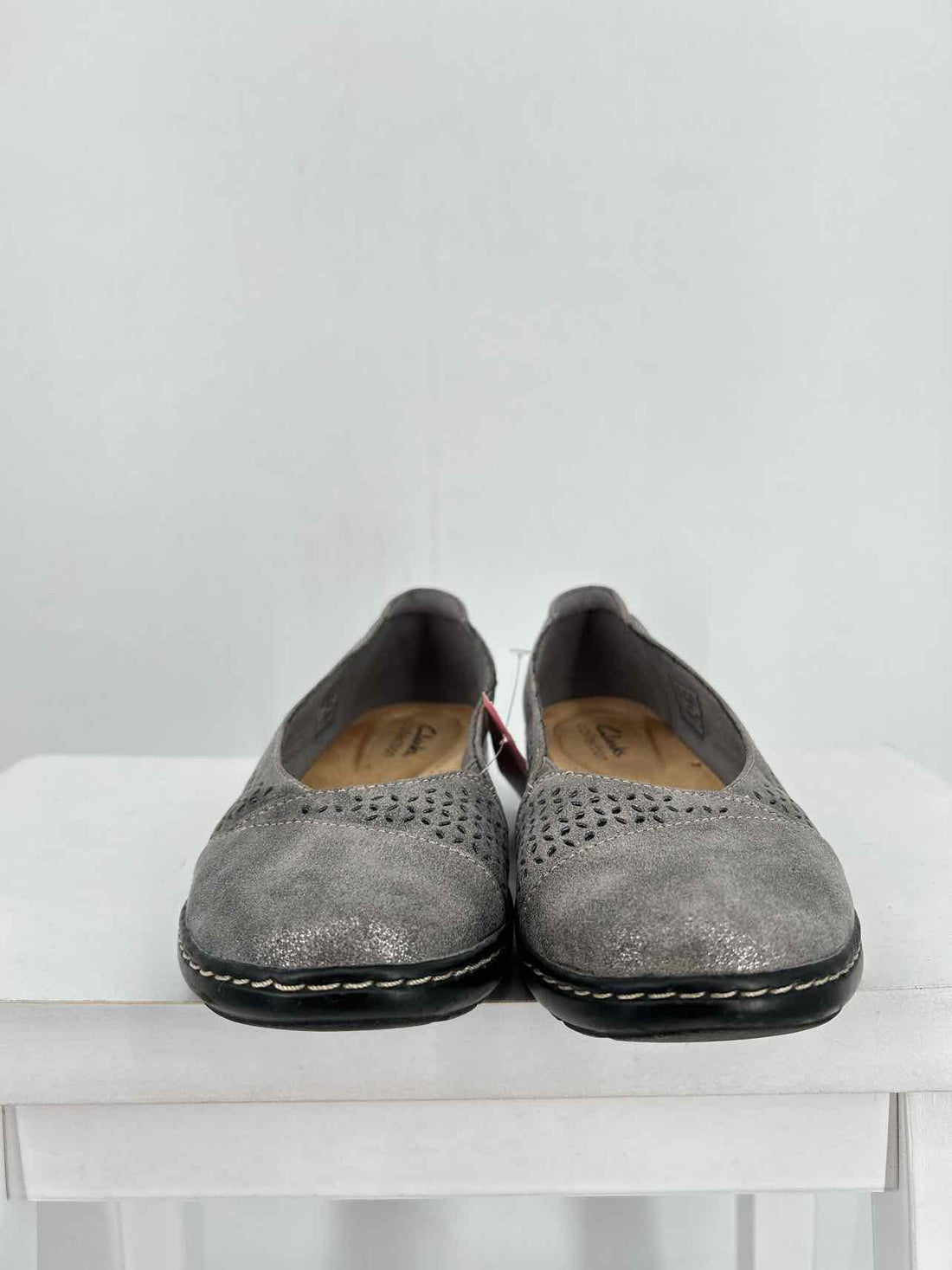 Clarks Women Size 7 Gray Flats