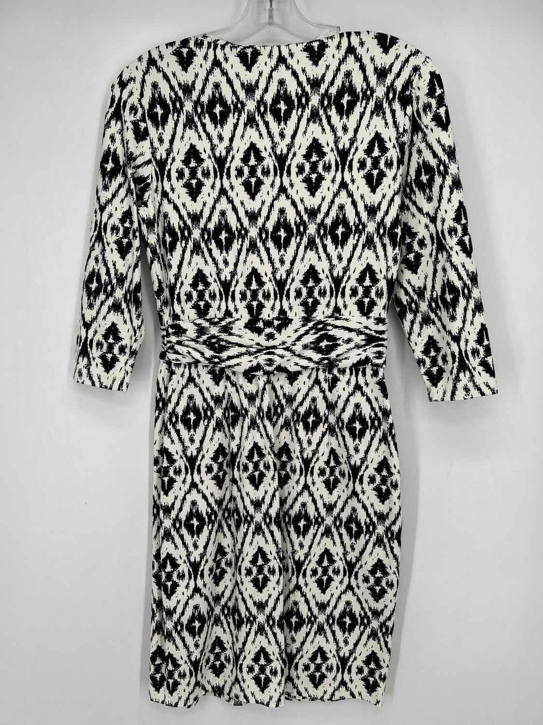 J McLaughlin Size XS White & Black Long Sleeve Dress