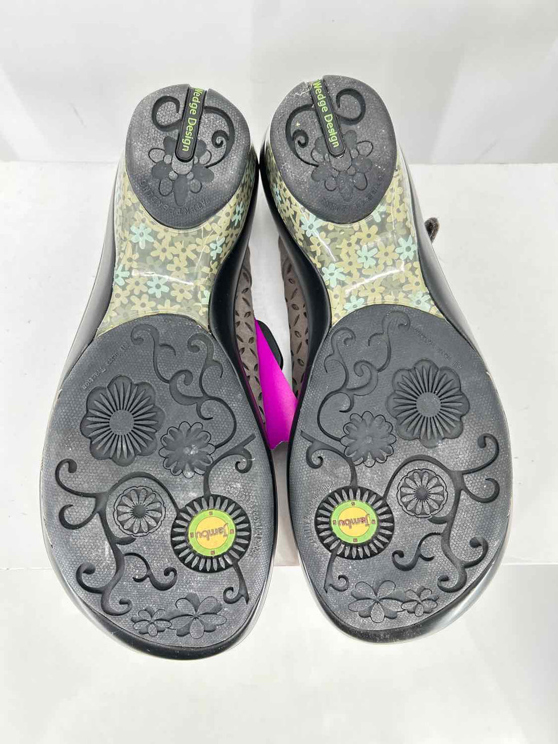 Jambu Women Size 11 Gray Perforated Wedges