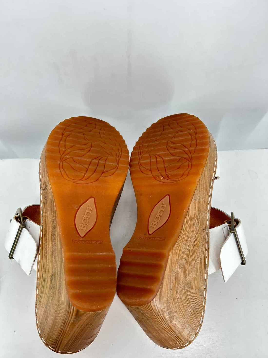 Born Women Size 7 White Wedges