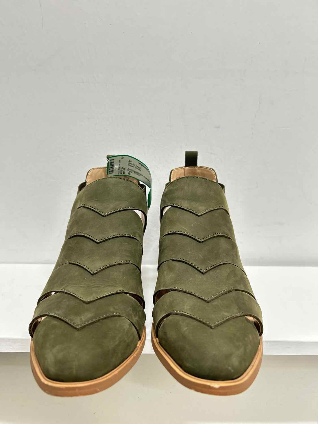 Faryl Robin Women Size 8 Olive Suede Ankle Boot
