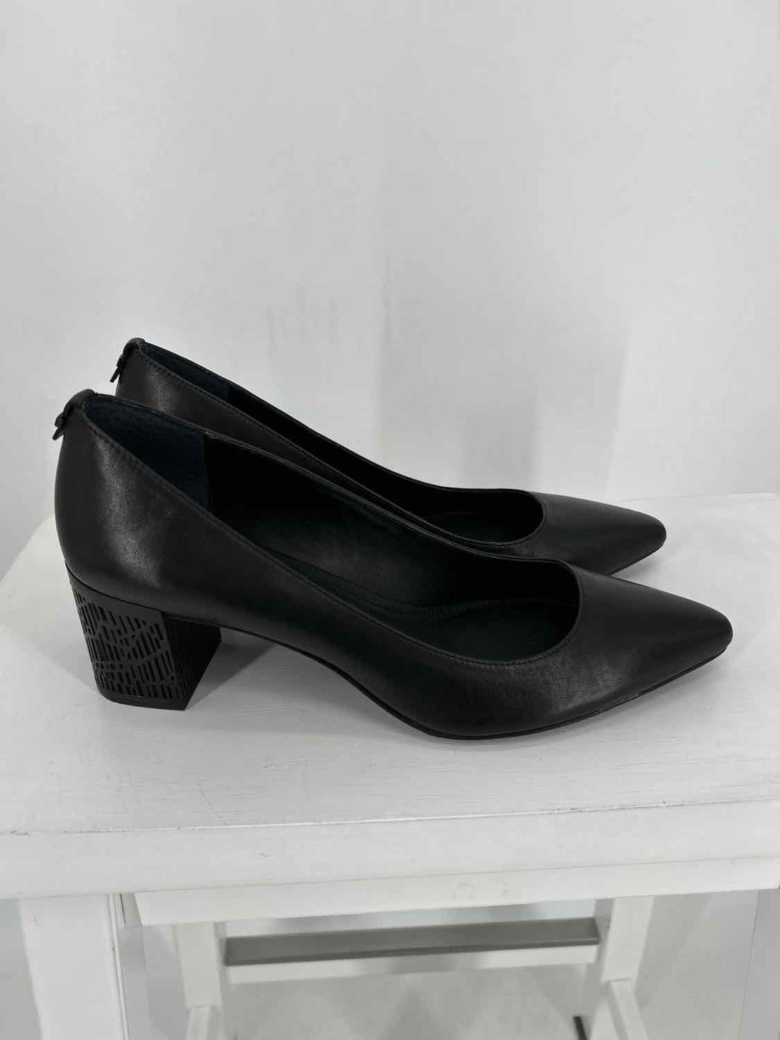 Calvin Klein Women Size 8 Black Heels