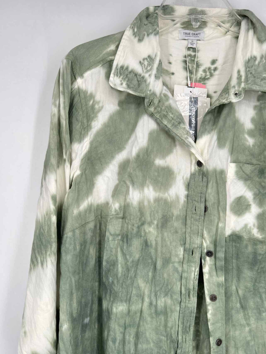 True Craft Size 1X Green Tie Dye NWT Top/Blouse
