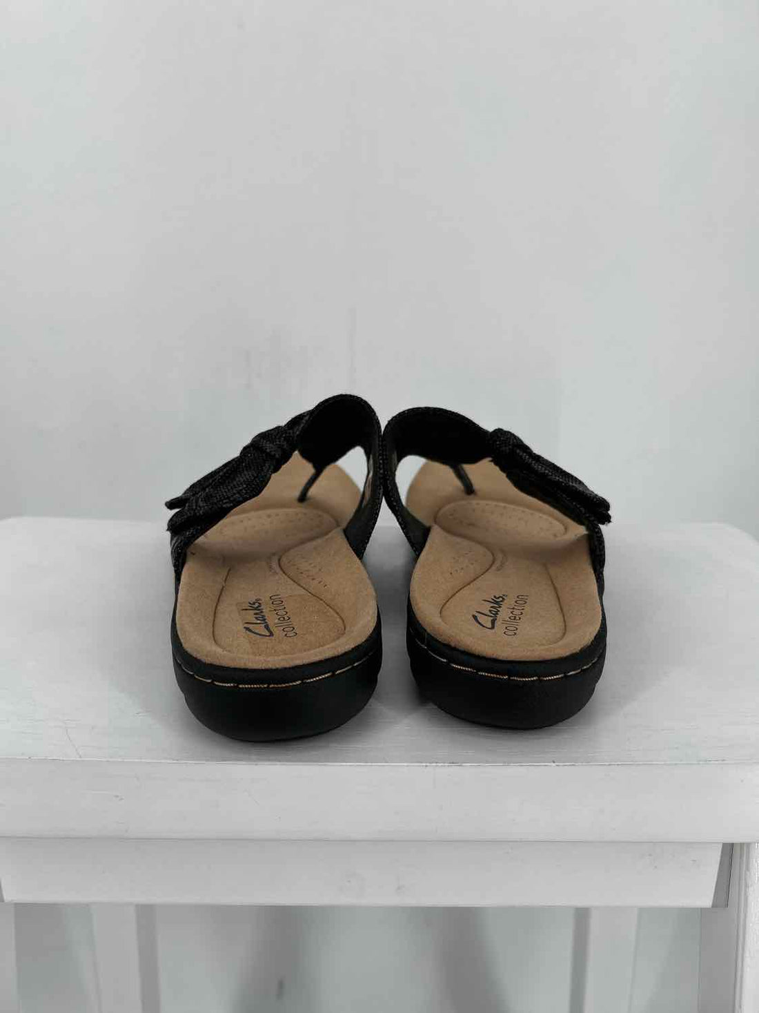 Clarks Women Size 8.5 Black Sandals