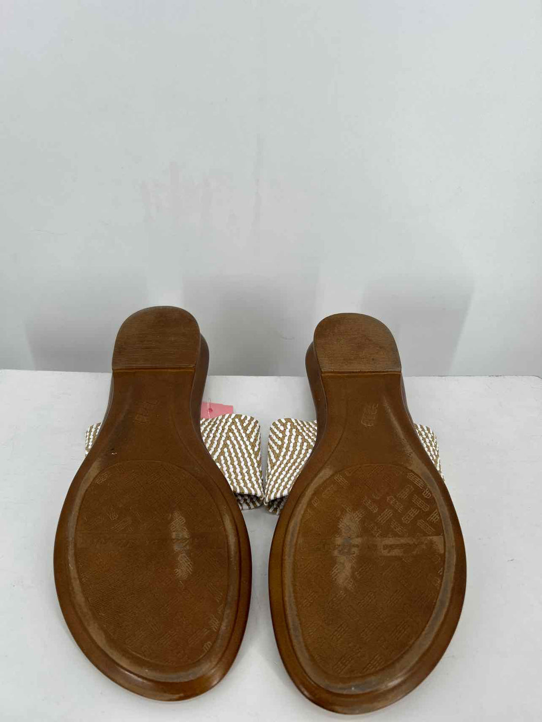 Italian Shoe Makers Women Size 7.5 Tan & White Sandals