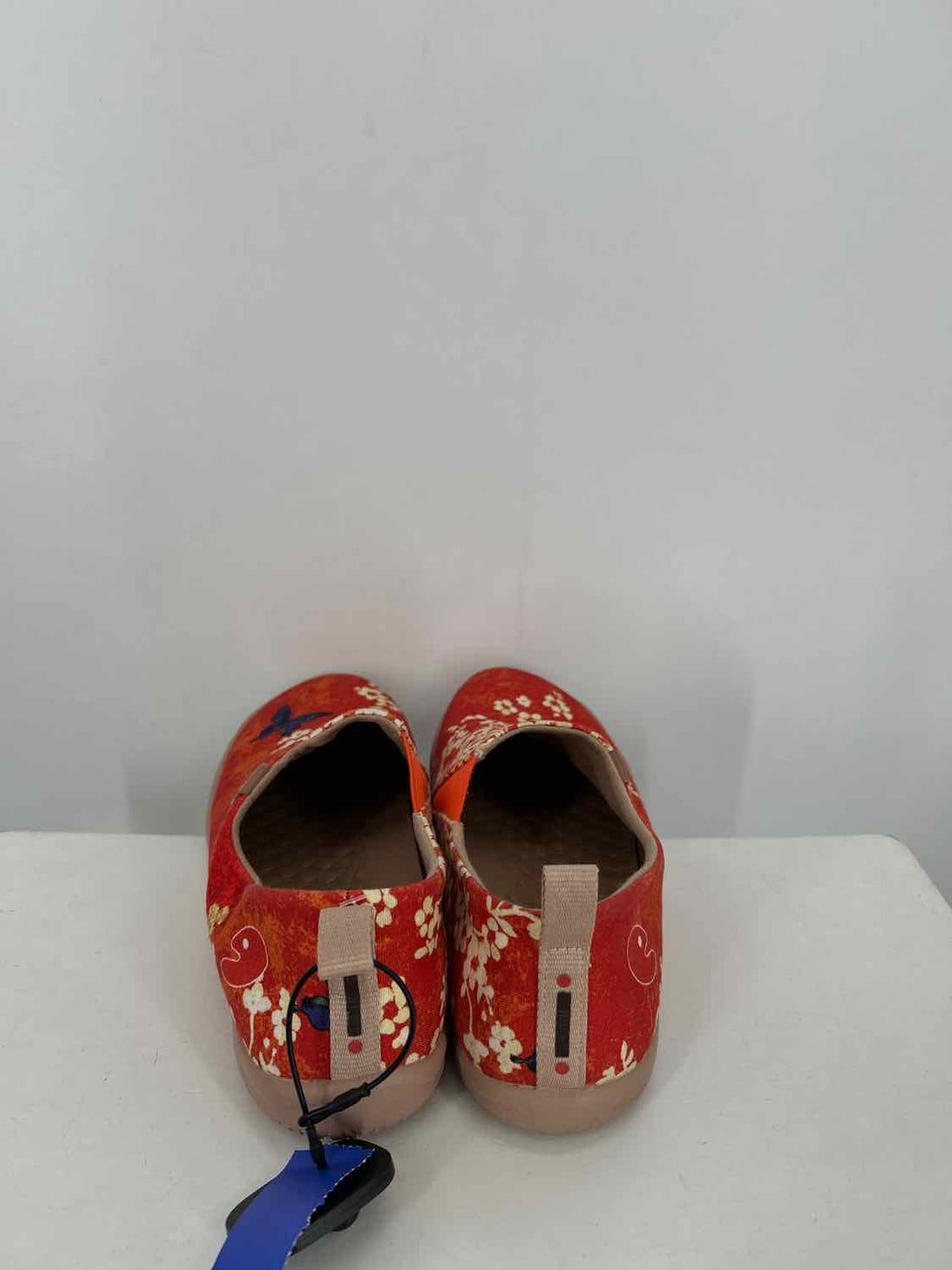 Uin Women Size 9 Dark Orange Floral Sneakers