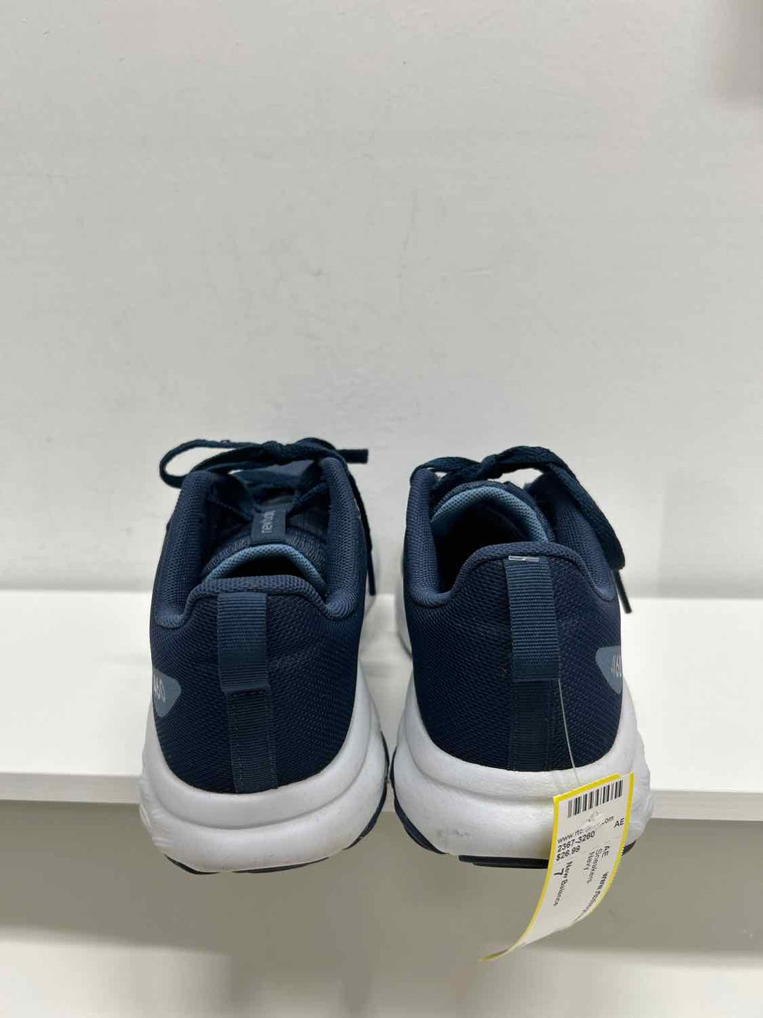 New Balance Women Size 7 Navy Sneakers