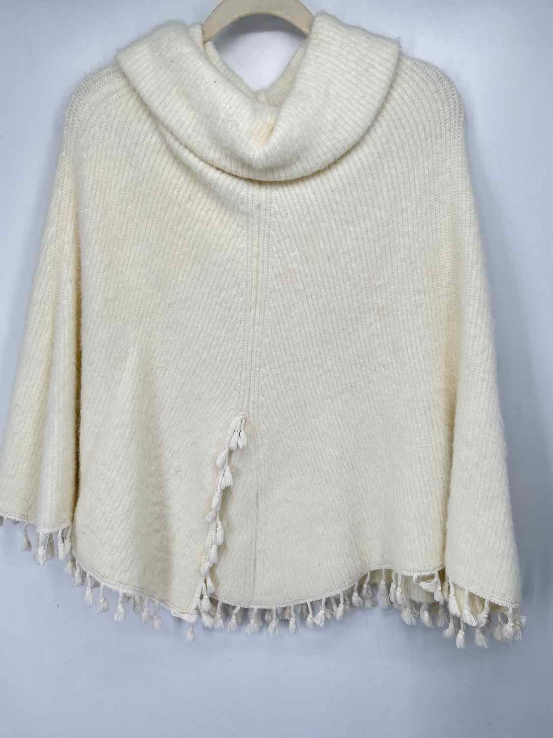 Lulus Size M White Poncho