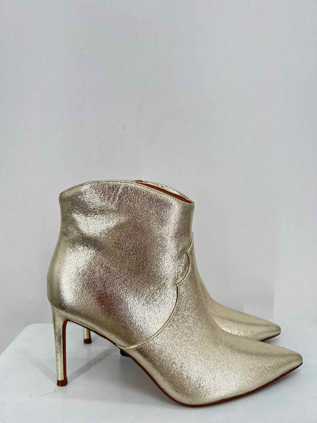 Express Women Size 9 Gold NWT Ankle Boot