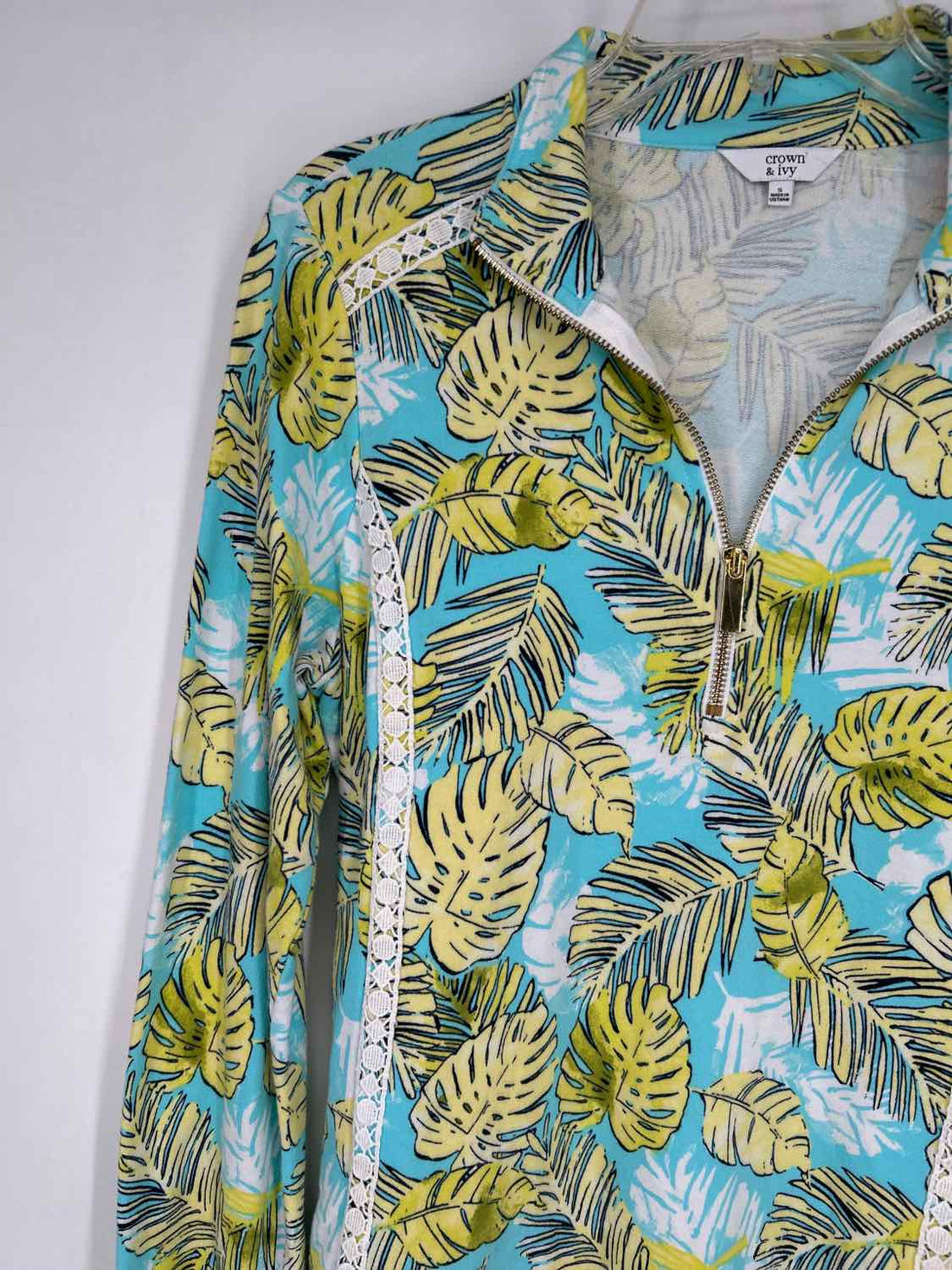 Crown & Ivy Size S Aqua Print Long Sleeve