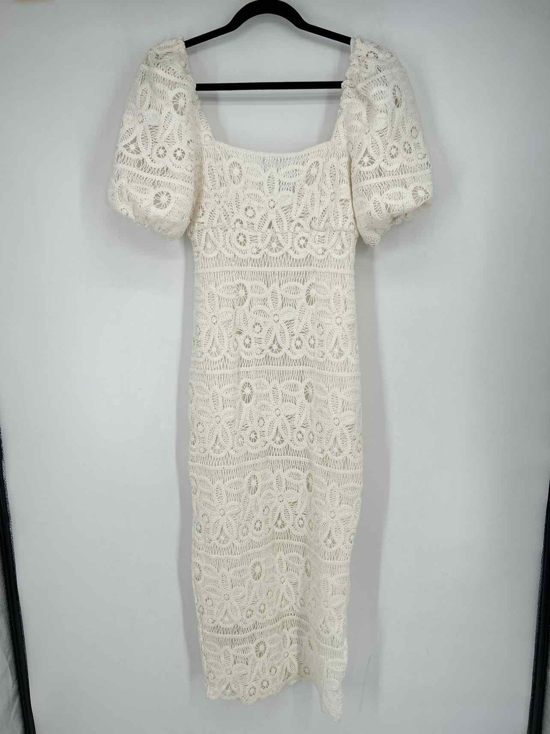Saylor Size M White Crochet Short Sleeve Dress