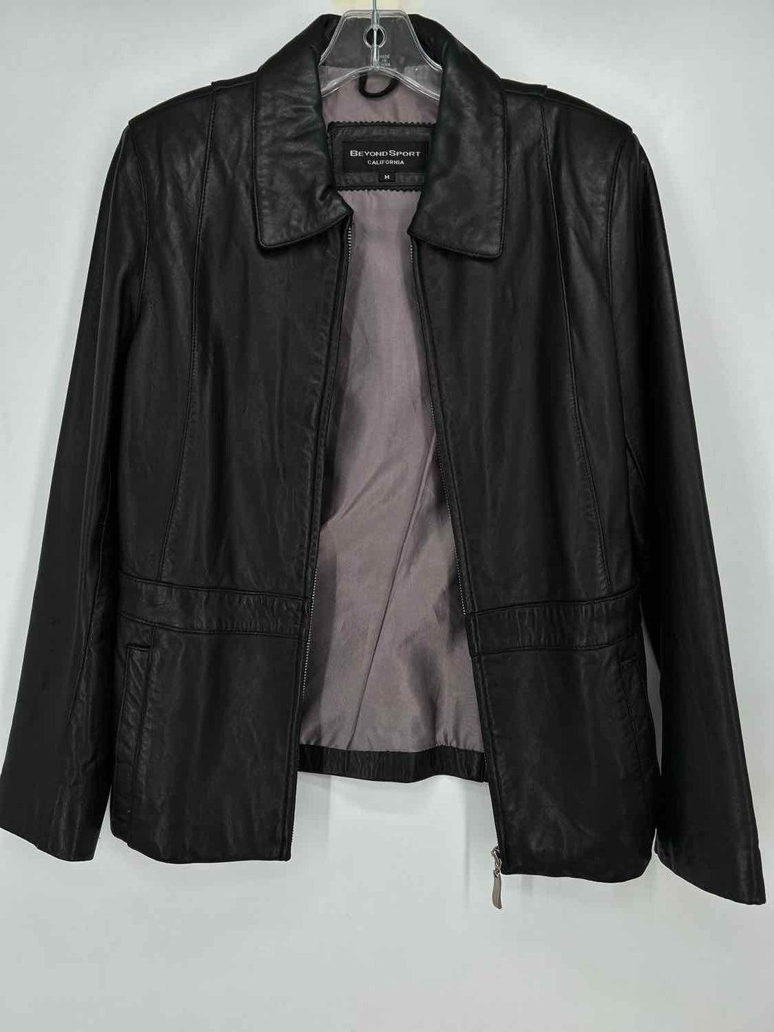 Beyond Sport California Size M Black Leather Jacket