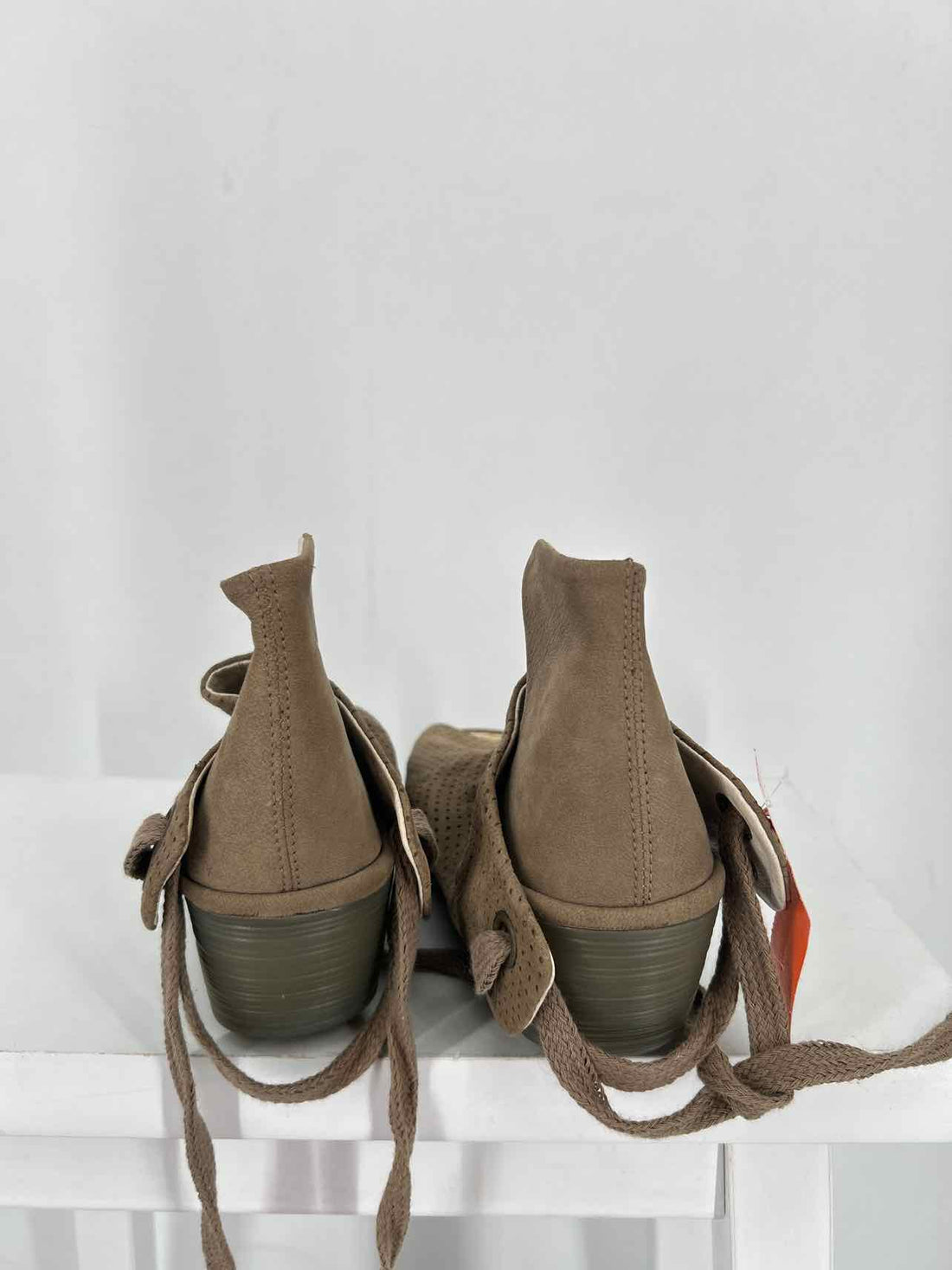 Fly london Women Size 39 (8.5-9) Taupe Wedges