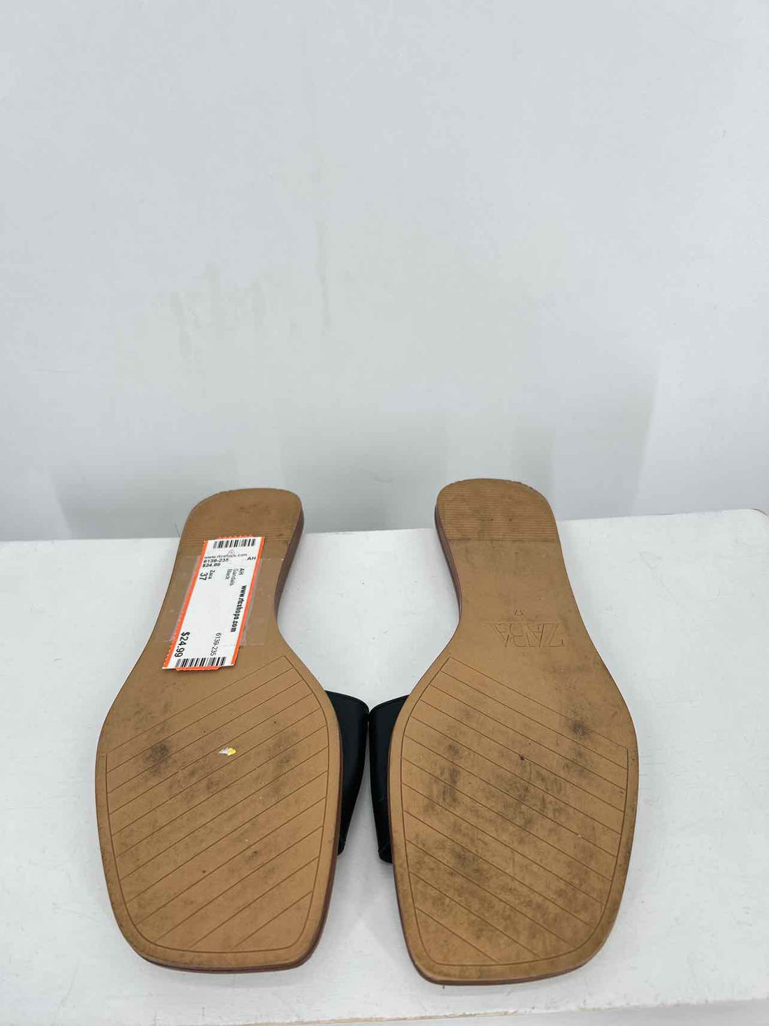 Zara Women Size 37 Black Sandals