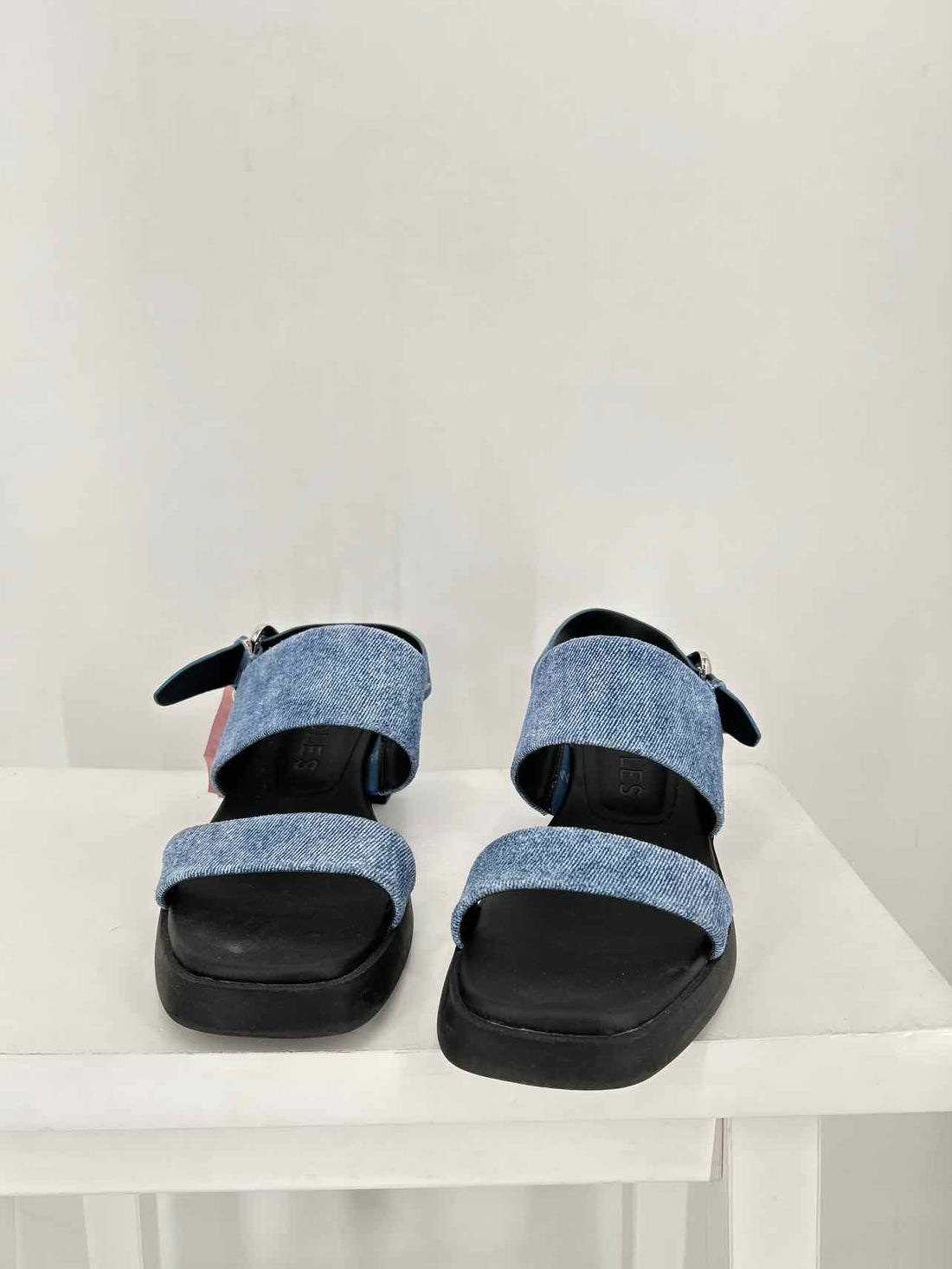 Aerosoles Women Size 9.5 Denim Sandals