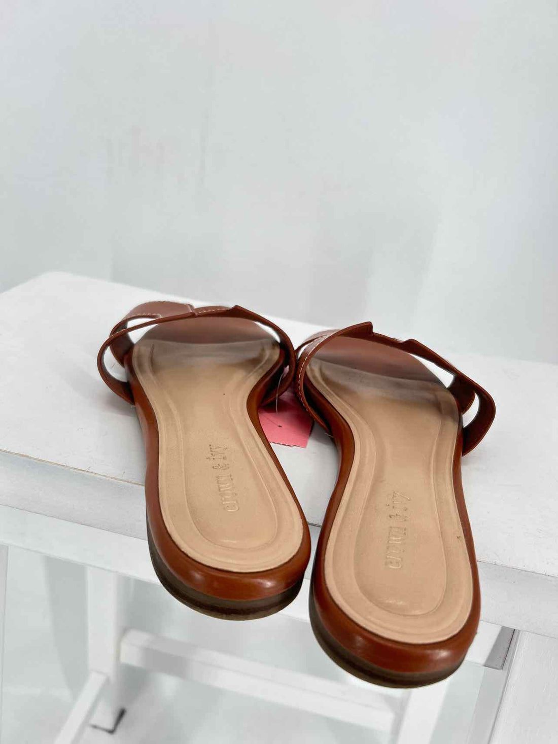 Crown & Ivy Women Size 8 Cognac Slides