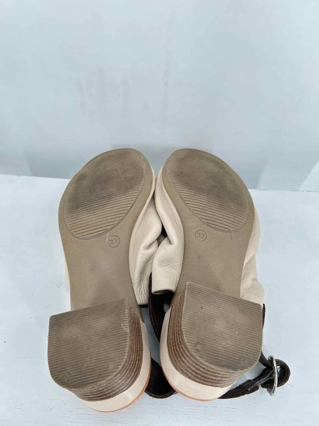 Blulog Women Size 37 Brown & Tan Sandals
