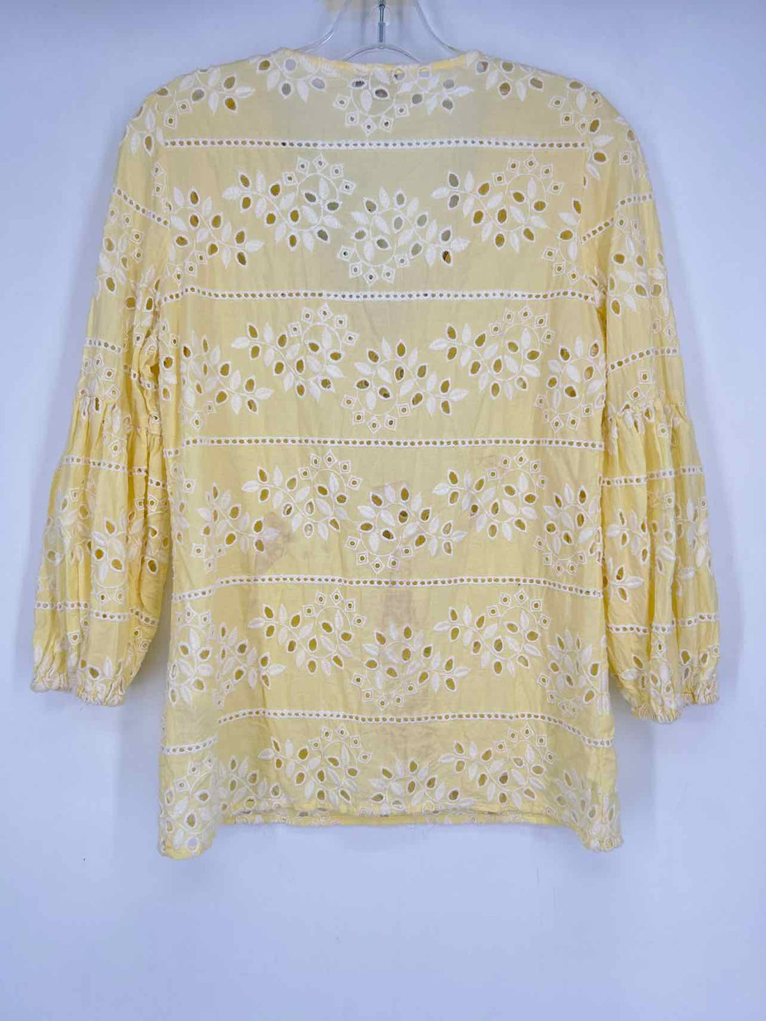 Chicos Size 0 (4) Yellow Eyelet Long Sleeve