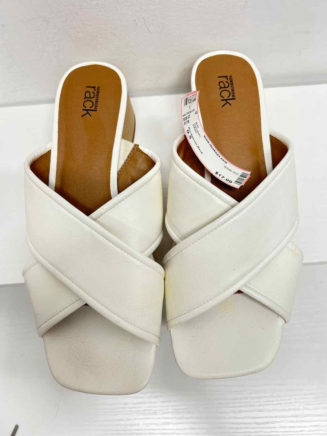 Nordstrom Rack Women Size 9.5 White Sandals