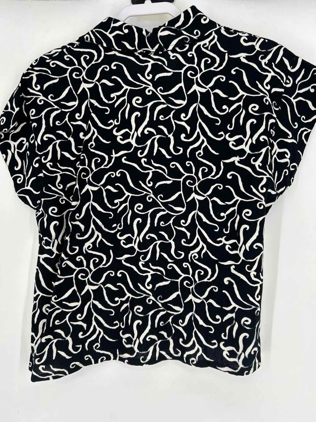 Go Fish Size S Black & White Rayon/Linen Short Sleeve