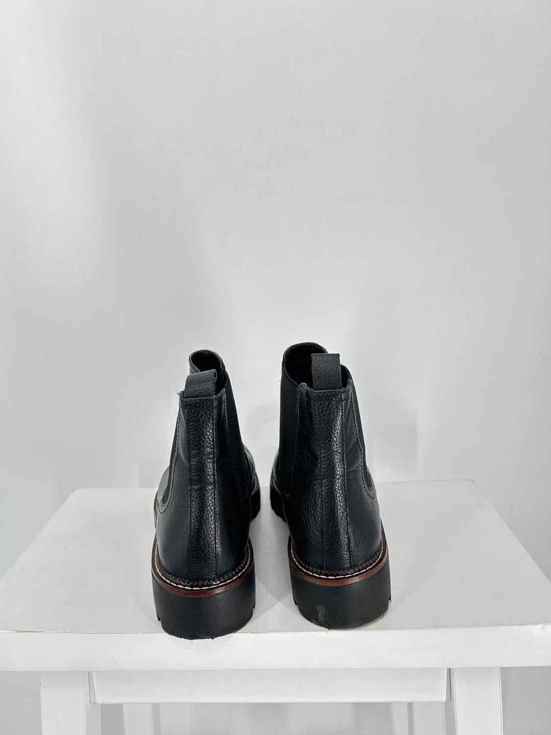 Caslon Women Size 8.5 Black Chelsea Boot